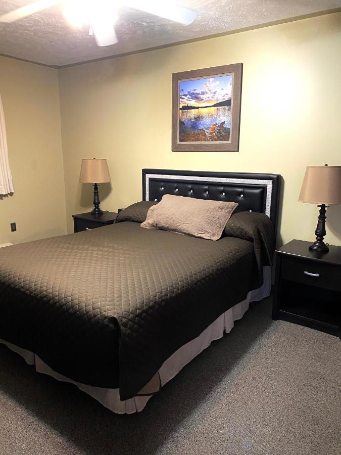Manitoulin Inn Mindemoya Екстер'єр фото