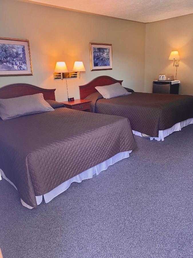 Manitoulin Inn Mindemoya Екстер'єр фото