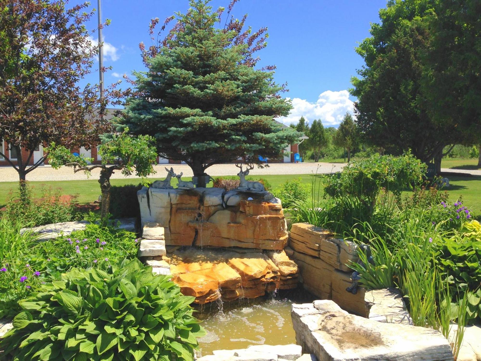 Manitoulin Inn Mindemoya Екстер'єр фото