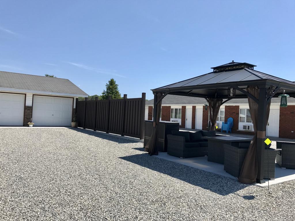 Manitoulin Inn Mindemoya Екстер'єр фото