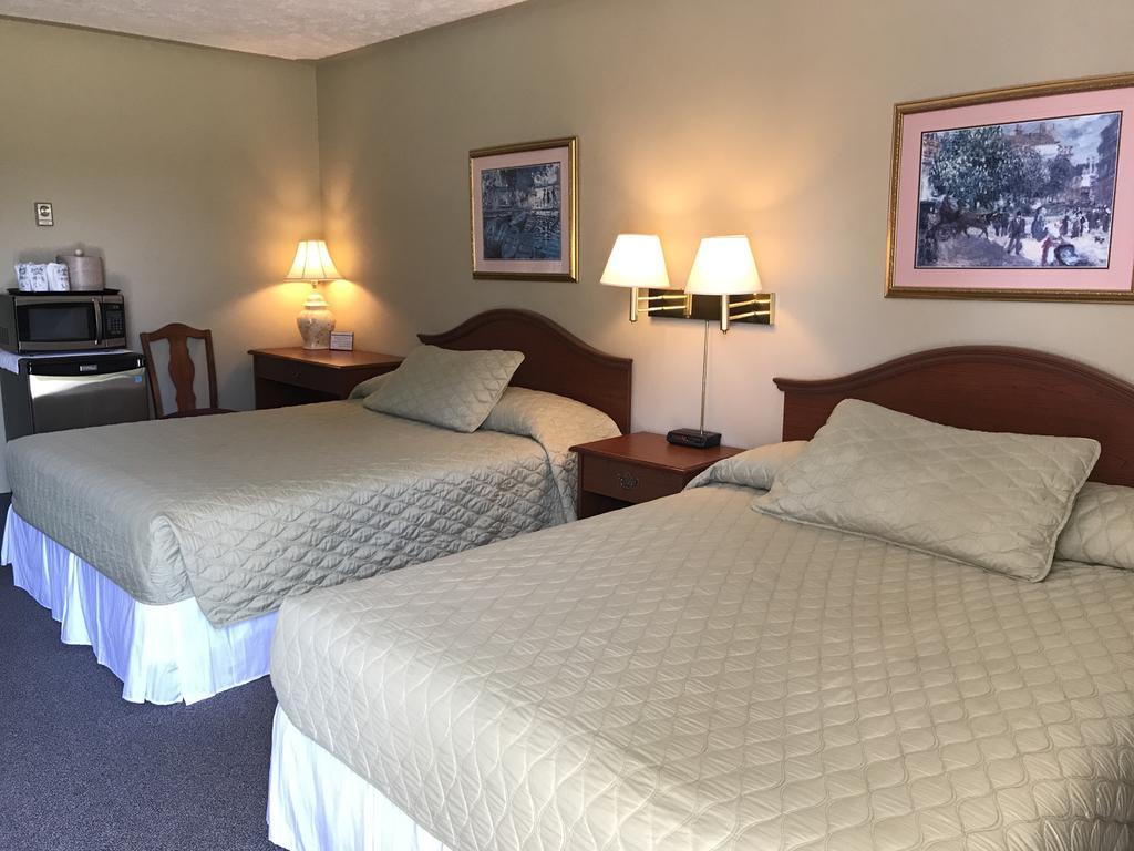 Manitoulin Inn Mindemoya Екстер'єр фото