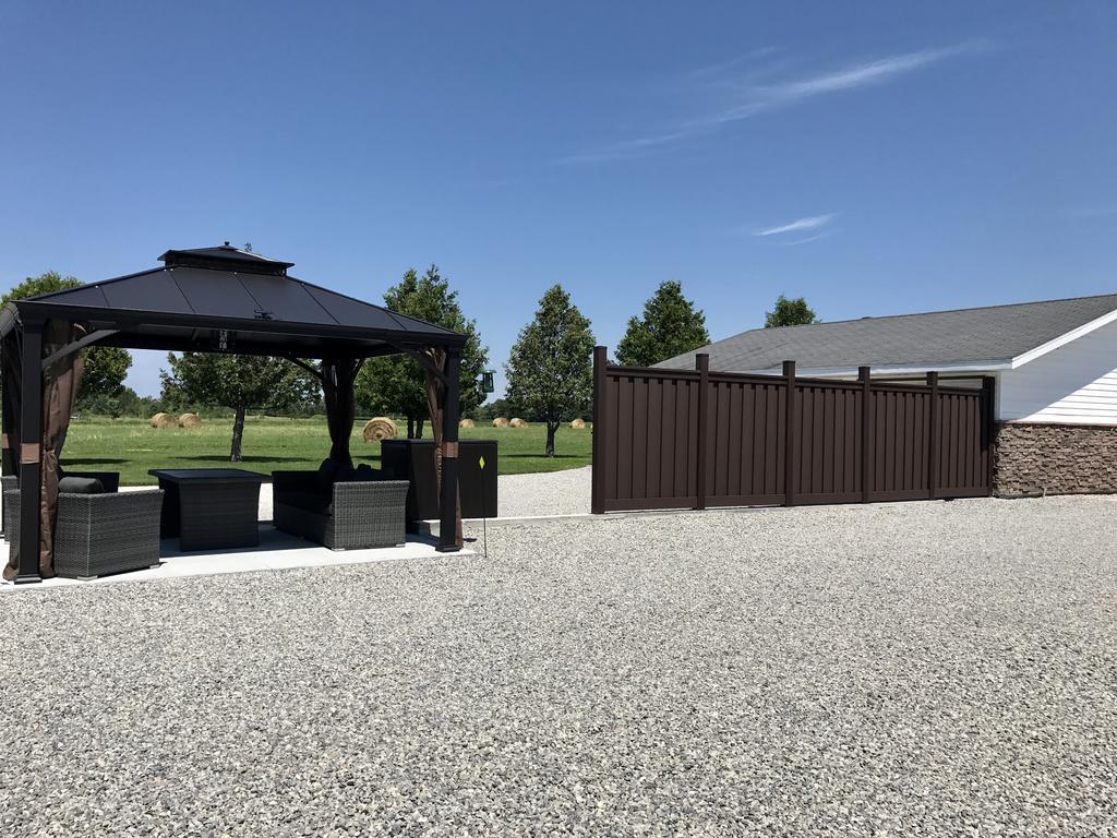 Manitoulin Inn Mindemoya Екстер'єр фото